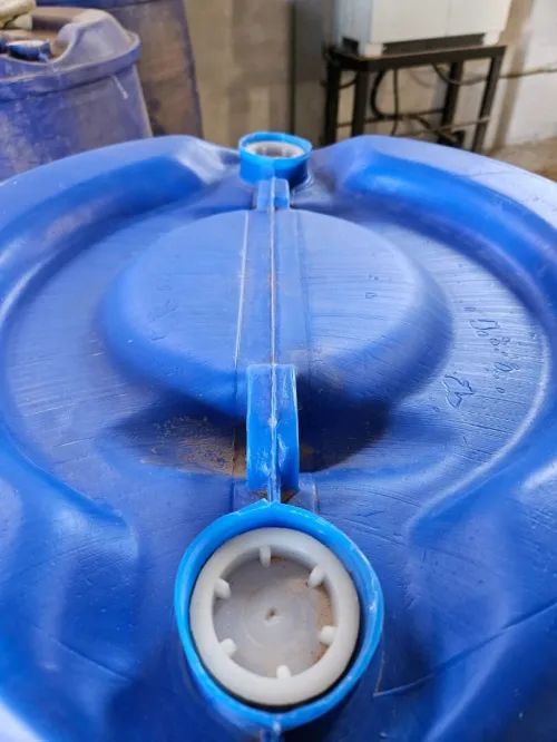 Futs en palstique de 220 l