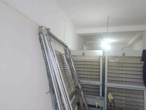 02 Groupes electrogaines + couvoir 24000