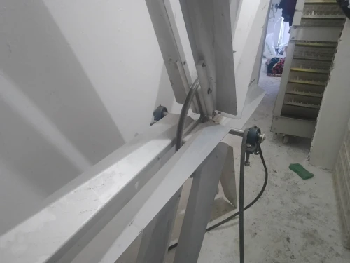 02 Groupes electrogaines + couvoir 24000