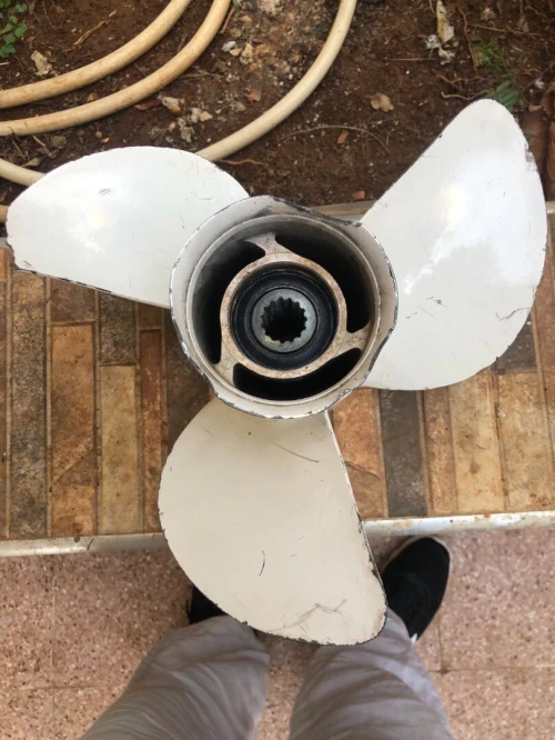 Elice pour moteur Yamaha.  75 chevaux. Et. 85 chevaux.  Prix.    18000 da