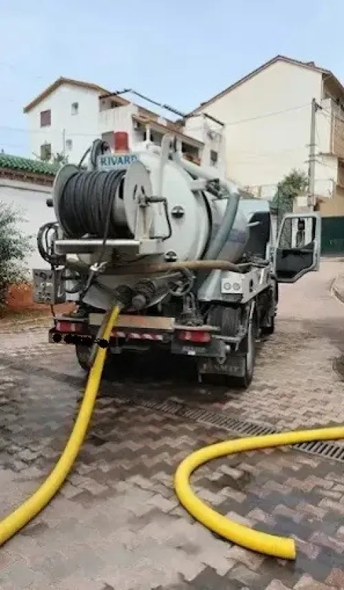 Camion Débouchage regard Assainissement vidange fosse septique  