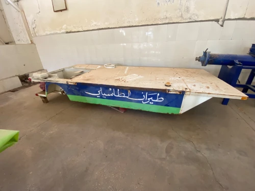 Par kan remorque avec Réservoirسيتارن اينوكس  ( Lavatory Cart )s 