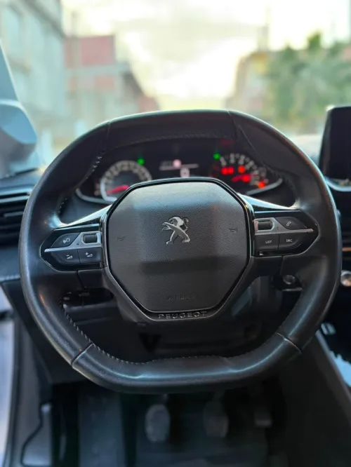 Peugeot 208 2022 Allure
