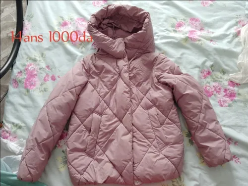 Vêtements pour filles.
