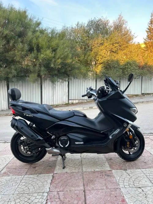 Yamaha T-max 2017