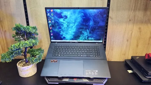 Asus vivobook 18