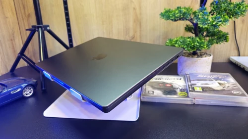 Macbook pro M4 mdm 