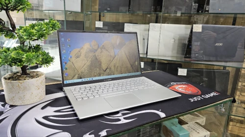Asus vivobook 15