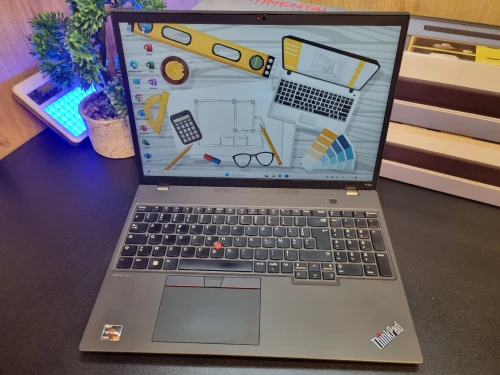 THINKPAD STATION DE TRAVAIL  P16S GEN2