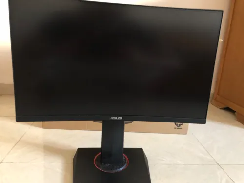 Ecran ASUS TUF Gaming VG24VQ 24" Curved Incurvé 1 Ms 144HZ