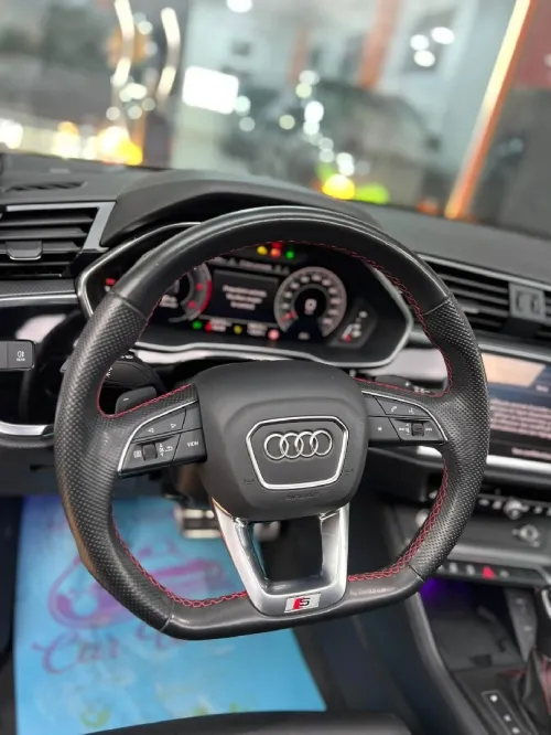 Audi Q5 2024 Slin