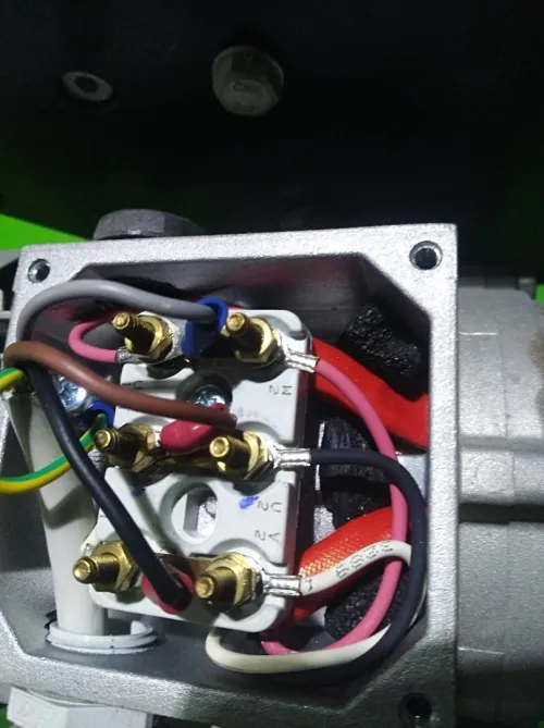 Maintenance machines Et equipements industrielles صيانة الآلات الصناعية 
