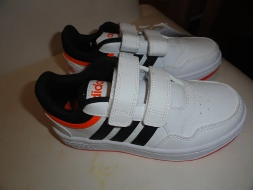 TRAINING CUIRE ADIDAS POUR FILLETTE MODEL 2025