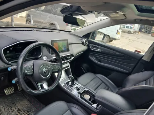 MG EHS 2022 Luxury
