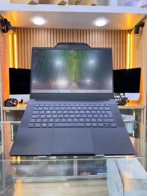 RAZER BLADE RYZEN 9-5900HX 16GB/1TB NVIDIA RTX 3080 8 GB