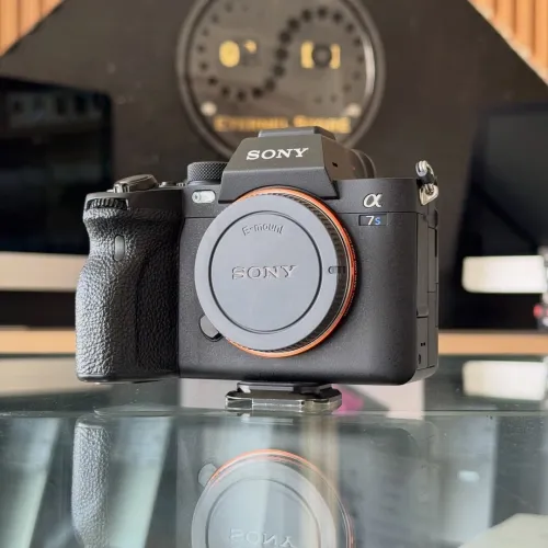 Sony A7 SIII boitier nu comme neuf en excellent état batterie et chargeur
