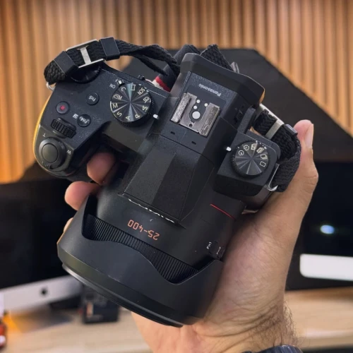 Lumix FZ1000 MARK II en excellent état batterie et chargeur