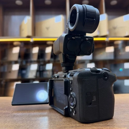 Sony fx30 nu en excellent état comme neuf avec batterie et chargeur