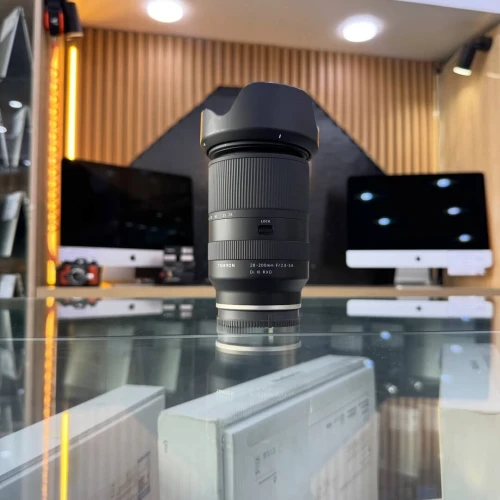 Tamron for sony 28-200mm f/2,8 en excellent état