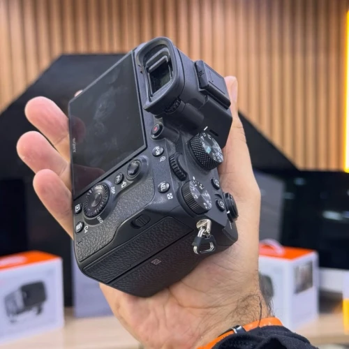 Sony A7 III boitier nu en excellent état batterie et chargeur