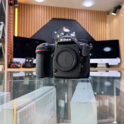 Nikon D500 boitier nu en excellent état