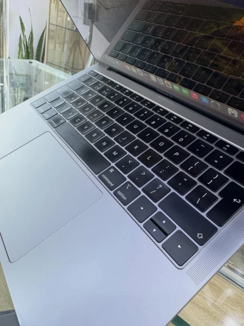 MACBOOK AIR 2019 CORE I9 16GB/256GB