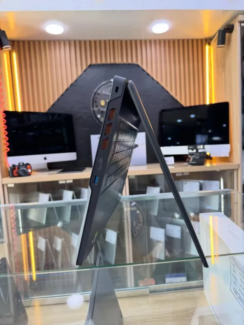 MSI CROSSHAIR 18HX ULTRA 9 275 HX 32GB/1TB NVIDIA RTX 5070 8GB