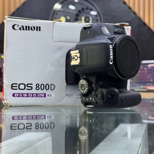 Canon 800D boitier nu en excellent état