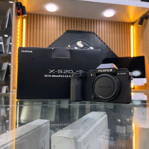 Fujifilm X-S20 avec 15-45mm f/3.5-5.6 neuf jamais utilisé