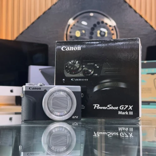 Canon G7X MARK III Neuf jamais utilisé avec tous les accessoires