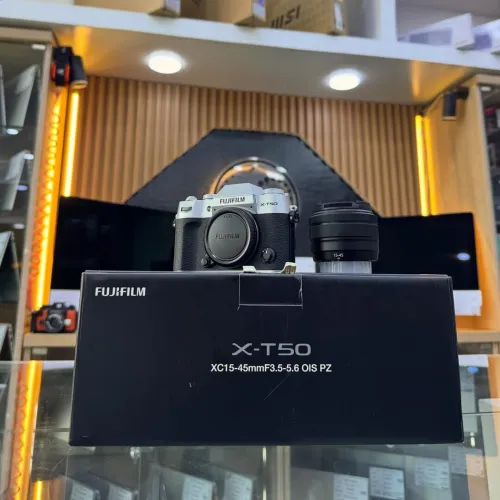 Fujifilm Xt-50 avec 15-4m F3.5-5.6 Neuf sous emballage Jamais utilisé