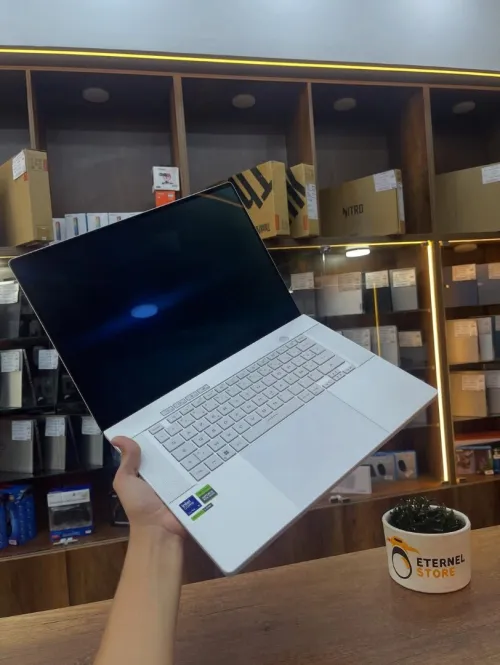 ROG ZEOHYRUS G16