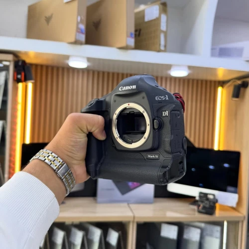 Canon 1D Mark IV boitier nu en excellent état avec batterie