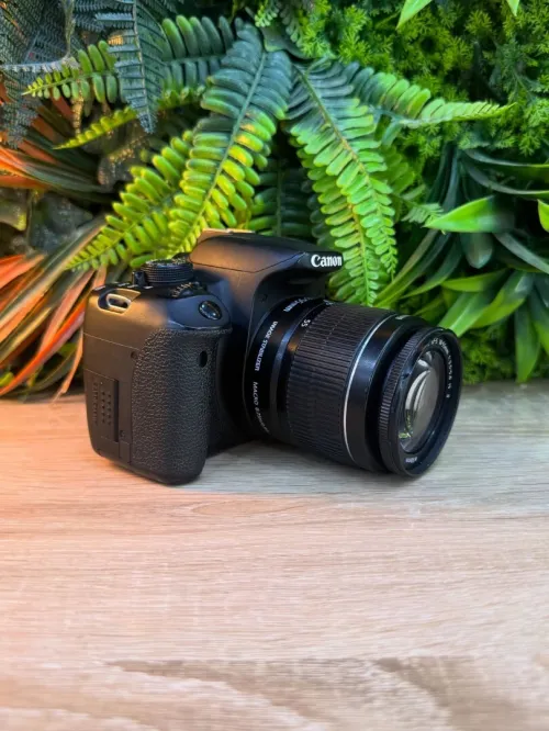Canon 700D