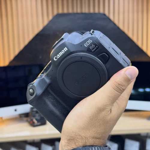 Canon R6 MARK II boitier nu en excellent état batterie et chargeur