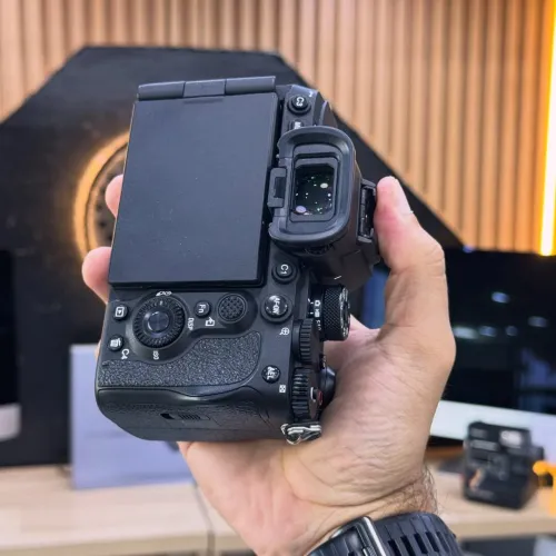 Sony A7RV boitier nu en excellent état batterie et chargeur