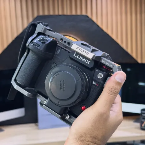 Lumix S1H boitier nu avec bague MC-21 L-EF en excellent état batterie et chargeur