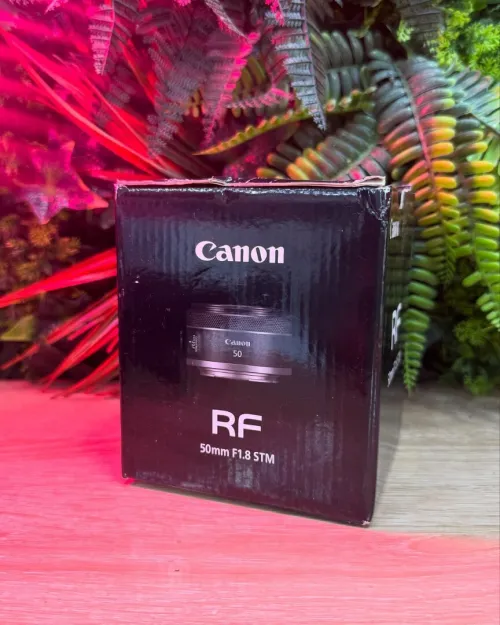 Canon 50mm RF f/1.8 STM neuf sous emballage jamais utilisé