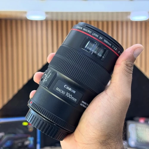 Canon 100mm f/2.8 serie L IS USM en excellent état