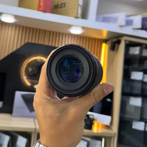 OBJECTIF CANON RF-mount 85mm F2 Macro en excellent état