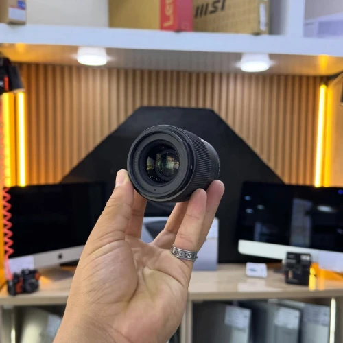Objectif SIGMA Contemporary E-mount 40mm F1.4 en excellent état