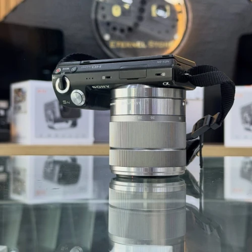 Sony NEX-5 avec 18-55mm oss en excellent état batterie et chargeur