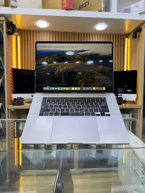 MACBOOK PRO 2019  CORE I7 16GB/512GB