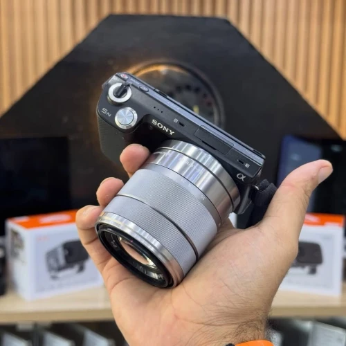 Sony NEX-5 avec 18-55mm oss en excellent état batterie et chargeur
