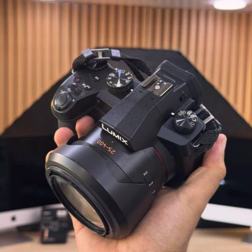 Lumix FZ1000 MARK II en excellent état batterie et chargeur