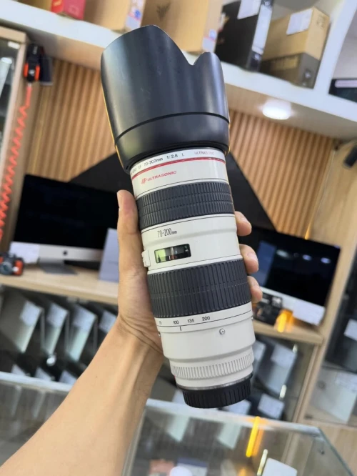 Objectif canon EF 70-200 1:2.8 L ULTRASONIC en excellent état.