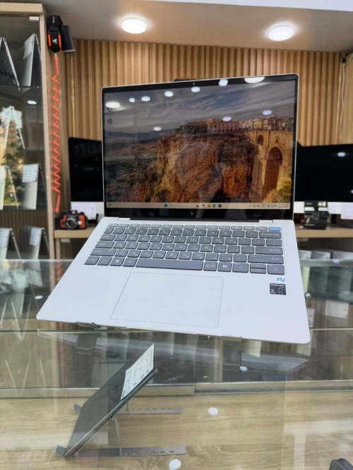 HP OMNIBOOK X14  SNAPDRAGON X PLUS 8 CORES 16GB/1TB