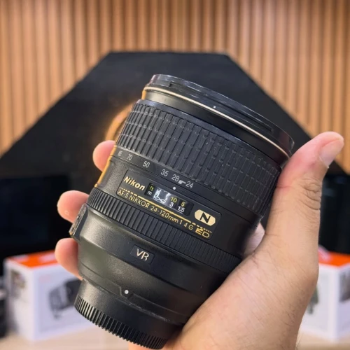 Nikon 24-120mm f/4 serie N en excellent état