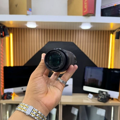 OBJECTIF SONY 55-210mm F4.5-6.3 en excellent état avec bouchons