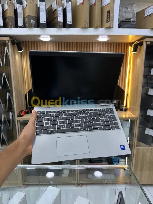 DELL PRECISION 3590 ULTRA 5 135H 16GB/512GB 15 POUCE FHD